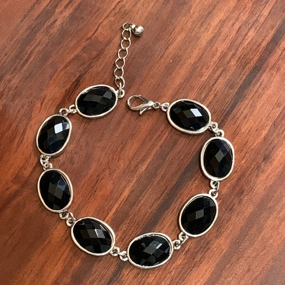 Jewelry - Silver tone black faceted bead bracelet
